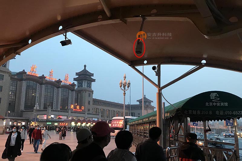 北京火车站采用我司客流统计系统管理进站客流量(图1) 北京站1.jpg