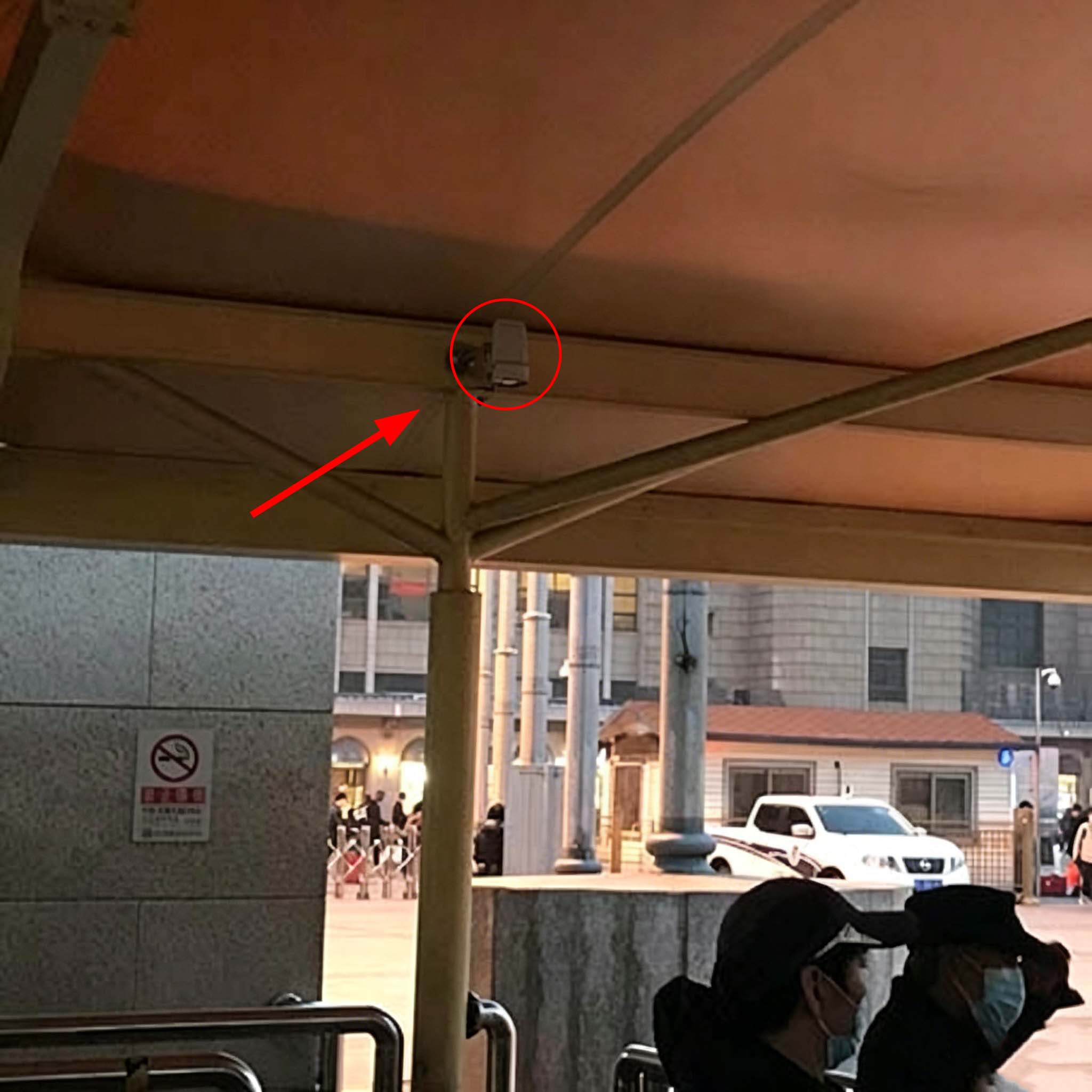 北京火车站采用我司车站客流统计系统
